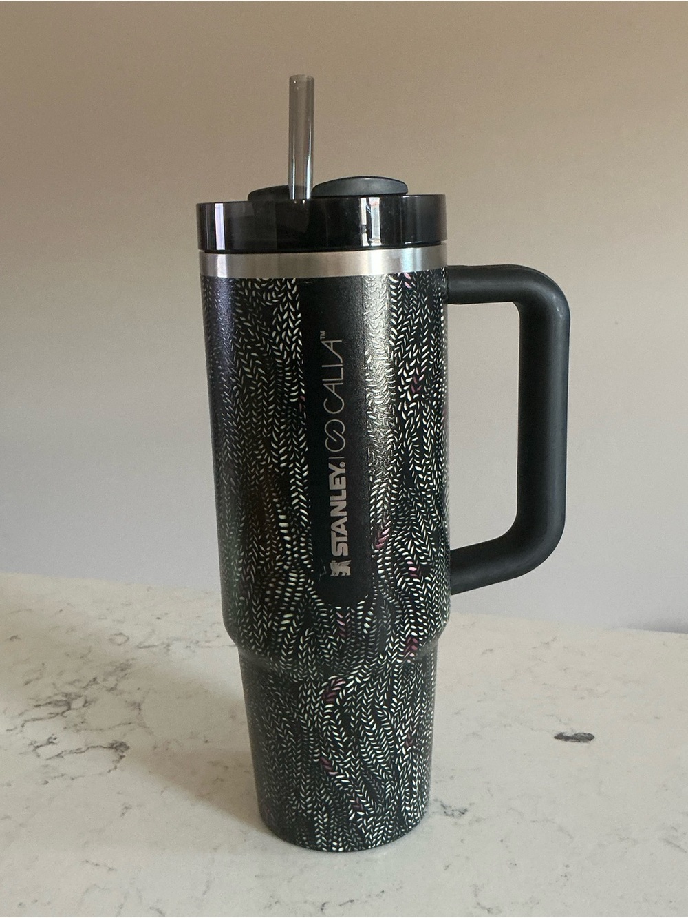Stanley x Calia quencher H2.O flowstate tumbler in black serpent pattern 30 oz - Picture 2 of 8
